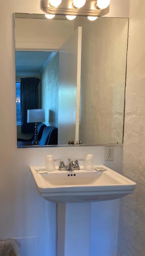Ocean Cove Motel Вирджиния Бийч Екстериор снимка